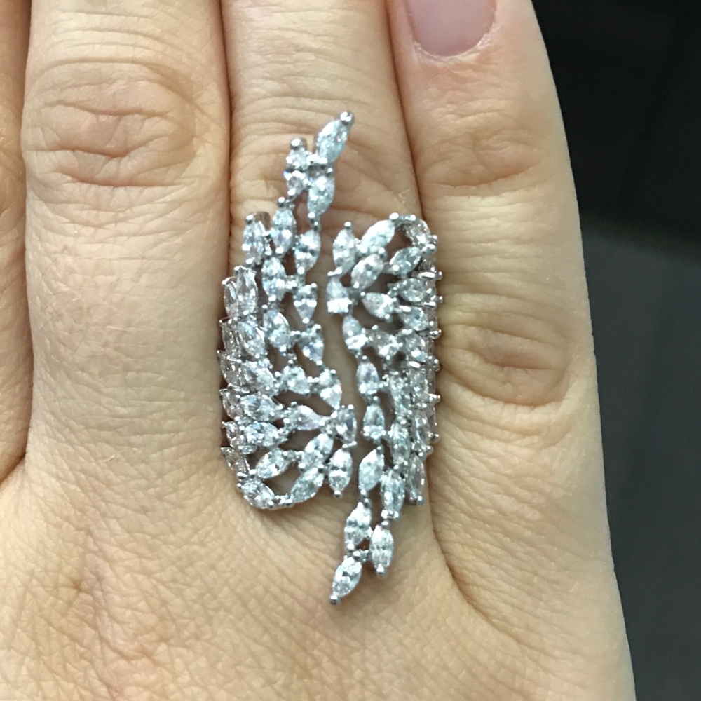 NEW💙💎ANGEL😇WINGS RING! GORGEOUS!💎💙ADJUSTABLE! - Picture 6 of 8